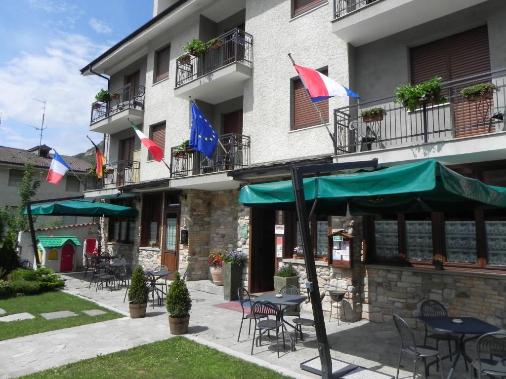 Hotel Trois Etoiles Entracque Zewnętrze zdjęcie