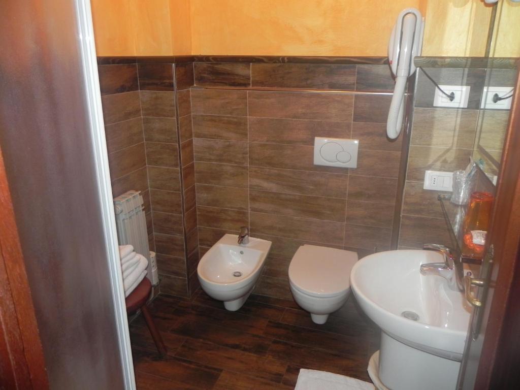 Hotel Trois Etoiles Entracque Pokój zdjęcie